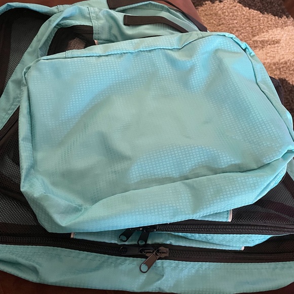 Samsonite Set of Three Travel Bags NWOT - Picture 3 of 8